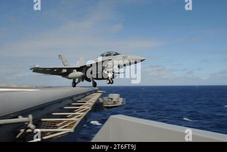 USS Theodore Roosevelt action 150317 Banque D'Images