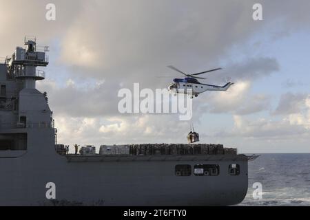 USS Theodore Roosevelt action 151109 Banque D'Images