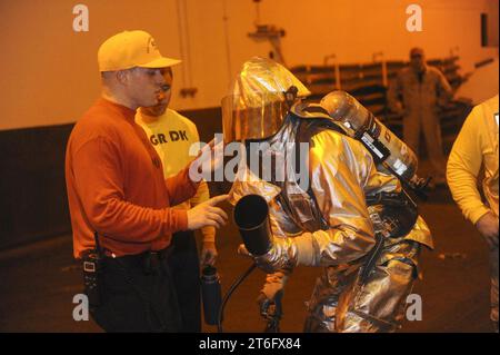 USS Theodore Roosevelt opérations 150529 Banque D'Images