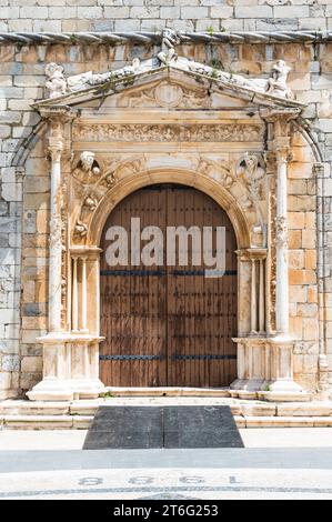 L'entrée principale de l'église de Santa Maria Magdalena (Iglesia de Santa Maria Magdalena), Olivenza, Badajoz, Estrémadure, Espagne Banque D'Images