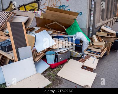 Déchets volumineux dans la rue Banque D'Images