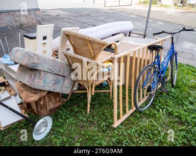 Déchets volumineux dans la rue Banque D'Images