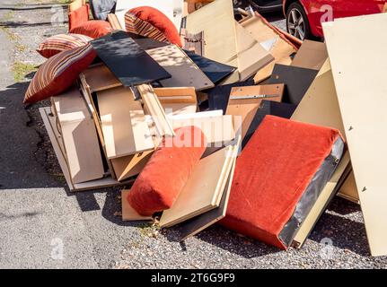 Déchets volumineux dans la rue Banque D'Images