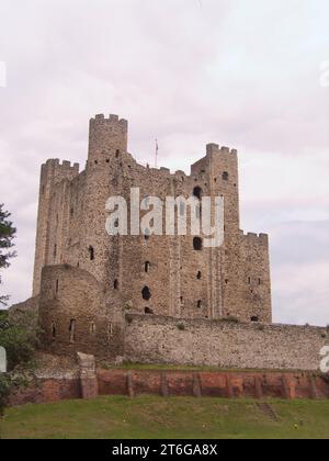 Donjon ou tour en pierre, château de Rochester, Royaume-Uni. Banque D'Images