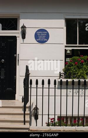 Plaque bleue pour le réalisateur Joseph Losey, Londres Angleterre. Banque D'Images