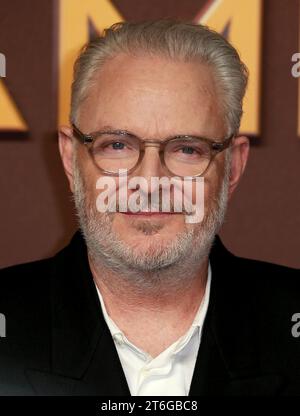 Londres, Royaume-Uni. 09 novembre 2023. Francis Lawrence arrive à la première mondiale de « The Hunger Games : The Ballad of Songbirds & Snakes » au BFI IMAX Waterloo à Londres. Crédit : SOPA Images Limited/Alamy Live News Banque D'Images