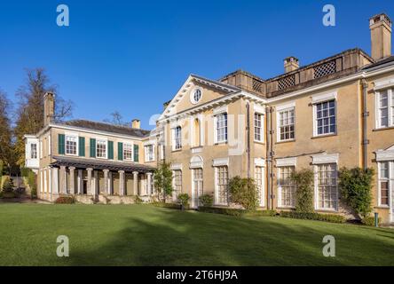 Soleil d'automne sur la maison Polesden Lacey dans le Surrey Royaume-Uni Banque D'Images