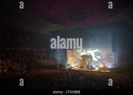 Concert de musique de chanteur italien - Tedua - la divina commedia Tour Tedua performe pendant le concert de la Divina Commedia Tour Roma Palazzo dello Sport Italie Copyright : xRobertoxBettacchix/xLiveMediax LPM 1125004 crédit : Imago/Alamy Live News Banque D'Images