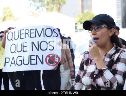 PLANTON PROVEEDORES IMPAGOS MINISTERIO FINANZAS Quito, viernes 10 de noviembre del 2023 Proveedores de distintos servicios del Estado, realizan un planton en la Plataforma Gubernamental Norte, para solitar al Ministerio de Finanzas, se asignen los recursos y cancque ases a millelen Fotos:Rolando Enriquez/API Quito Pichincha Ecuador soi-PLANTONPROVEEDORESIMPAGOSMINISTERIOFINANZAS-27b5f08ac2de6f279f0e824f1abc6149 *** PLANTON DES FOURNISSEURS IMPAYÉS MINISTÈRE DES FINANCES Quito, vendredi 10 novembre 2023 fournisseurs de divers services gouvernementaux, a tenu une s Banque D'Images