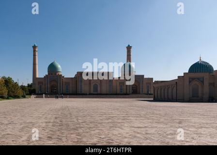 Tachkent, Ouzbékistan-OCTOBRE,16,2023:Hazrat imam complexe religieux sous un beau ciel, Tachkent, Ouzbékistan,2023. Banque D'Images