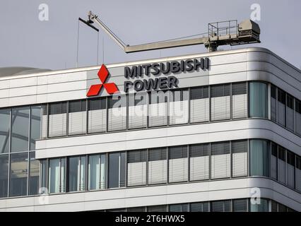 Duisburg, Ruhrgebiet, Nordrhein-Westfalen, Allemagne - Mitsubishi Power Europe GmbH, Buerogebaeude im Innenhafen Duisburg. Banque D'Images