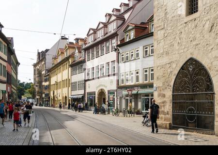 Thuringe, Erfurt, vieille ville, rue du marché, église de tous les Saints (à droite) Banque D'Images