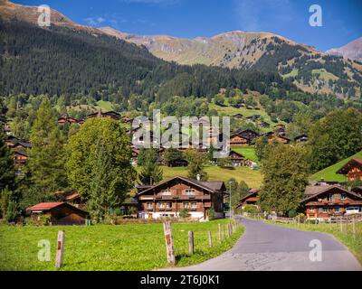 Route vers Grindelwald, canton de Berne, Suisse Banque D'Images