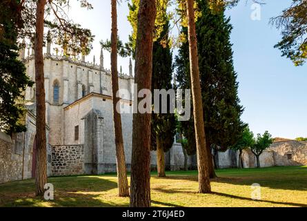 Monastère des Chartreux Cartuja de Santa Maria de Miraflores, dans le Parque de Fuentes Blancas, province de Burgos, Castille-Léon, Espagne Banque D'Images