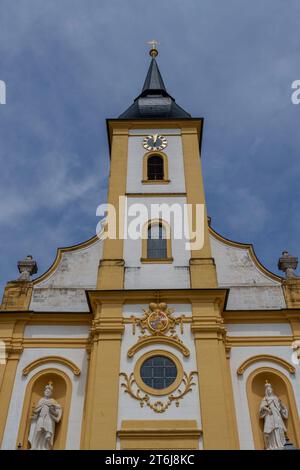 Église paroissiale de l'Assomption de la Vierge Marie dans la vieille ville de Hollfeld, municipalité de Hollfeld, Suisse franconienne, comté de Bayreuth, haute-Franconie, Bavière, Allemagne Banque D'Images