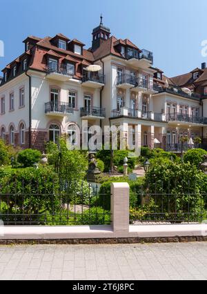 Parc thermal et roseraie dans le spa de l'État de Bad Kissingen, Basse-Franconie, Franconie, Bavière, Allemagne Banque D'Images