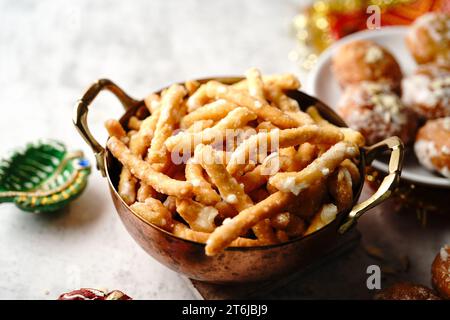 Seeni sev maison ou Sweet sev- Madhura seva, bonbons diwali, focalisation sélective Banque D'Images