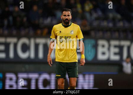 SITTARD, PAYS-BAS - NOVEMBRE 10 : Dimitrios Siovas de Fortuna Sittard en action lors du match néerlandais d'Eredivisie entre Fortuna Sittard et Heracles Almelo au Fortuna Sittard Stadion le 10 novembre 2023 à Sittard, pays-Bas. (Photo Orange Pictures) crédit : Orange pics BV/Alamy Live News Banque D'Images