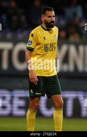SITTARD, PAYS-BAS - NOVEMBRE 10 : Dimitrios Siovas de Fortuna Sittard en action lors du match néerlandais d'Eredivisie entre Fortuna Sittard et Heracles Almelo au Fortuna Sittard Stadion le 10 novembre 2023 à Sittard, pays-Bas. (Photo Orange Pictures) crédit : Orange pics BV/Alamy Live News Banque D'Images