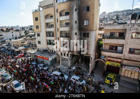 (NOTE DE l'ÉDITEUR : l'image représente la mort) les personnes en deuil portent les corps de six des quatorze Palestiniens abattus par les forces israéliennes lors d'un raid militaire israélien, Jénine, en Cisjordanie (photo de Nasser Ishtayeh / SOPA Images/Sipa USA) Banque D'Images