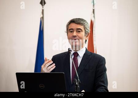 José Luís Carneiro, ministre de l'Administration interne, préside la séance d'ouverture de la conférence MAI(s) Proximo, à l'Instituto Superior de Engenharia do Porto (ISEP). (Photo de Rita Franca / SOPA Images/Sipa USA) Banque D'Images