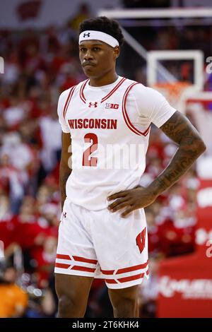 10 novembre 2023 : les Badgers du Wisconsin gardent AJ Storr (2 ans) lors du match de basket-ball de la NCAA entre les volontaires du Tennessee et les Badgers du Wisconsin au Kohl Center à Madison, WI. Darren Lee/CSM Banque D'Images