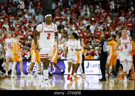 10 novembre 2023 : les Badgers du Wisconsin gardent AJ Storr (2 ans) lors du match de basket-ball de la NCAA entre les volontaires du Tennessee et les Badgers du Wisconsin au Kohl Center à Madison, WI. Darren Lee/CSM Banque D'Images