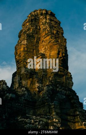 Temple Bayon, Siem Reap, Cambodge dans la lumière de fin de soirée Banque D'Images