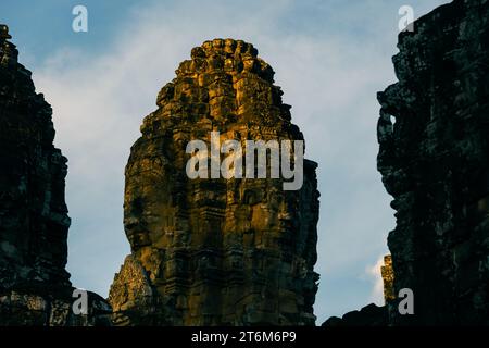 Temple Bayon, Siem Reap, Cambodge dans la lumière de fin de soirée Banque D'Images