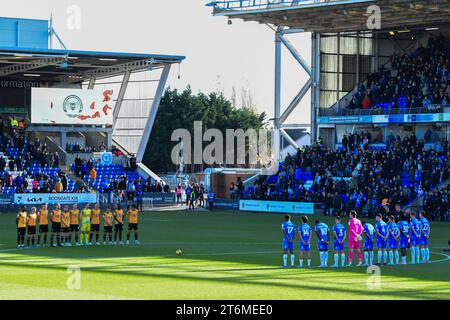 Peterborough, Royaume-Uni. 11 novembre 2023. Une minute de silence lors du match de Sky Bet League 1 entre Peterborough et Cambridge United à London Road, Peterborough le samedi 11 novembre 2023. (Photo : Kevin Hodgson | MI News) crédit : MI News & Sport / Alamy Live News Banque D'Images