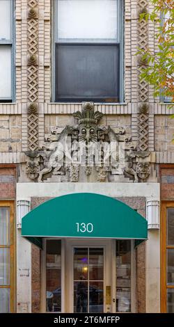 Herman Lee Meader a conçu le 130 East 25th Street en tant que B.W. Mayer Building, bureaux, en 1916. Maintenant connu sous le nom de Friends (Quakers) House of Rose Hill. Banque D'Images