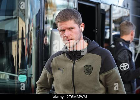 Ben Killip #23 de Barnsley arrive lors du match Sky Bet League 1 Derby County vs Barnsley au Pride Park Stadium, Derby, Royaume-Uni, le 11 novembre 2023 (photo de Mark Cosgrove/News Images) à Derby, Royaume-Uni le 11/11/2023. (Photo de Mark Cosgrove/News Images/Sipa USA) Banque D'Images