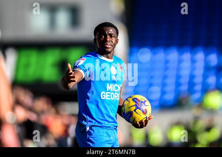 Peterborough, Royaume-Uni. 11 novembre 2023. Kwame Poku (11 Peterborough United) fait des gestes lors du match de Sky Bet League 1 entre Peterborough et Cambridge United à London Road, Peterborough le samedi 11 novembre 2023. (Photo : Kevin Hodgson | MI News) crédit : MI News & Sport / Alamy Live News Banque D'Images