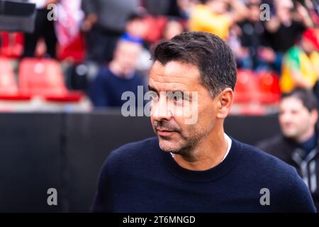 11 novembre 2023, Madrid, Madrid, Espagne : Miguel Angel Sanchez Munoz, mieux connu sous le nom de Michel, figure historique du Rayo Vallecano et actuel entraîneur de Gérone, vu avant le match de football de la Liga EA Sports 2022/23 entre Rayo Vallecano vs Girona à l'Estadio de Vallecas à Madrid, Espagne. (Image de crédit : © Alberto Gardin/ZUMA Press Wire) USAGE ÉDITORIAL SEULEMENT! Non destiné à UN USAGE commercial ! Banque D'Images