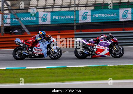 Selangor, Malaisie. 11 novembre 2023. 11 novembre 2023 ; Sepang International circuit, Sepang, Selangor, Malaisie; 2023 Malaysian MotoGP, Journée des qualifications ; Jorge Martin, Alex Marquez pendant la course de sprint au MotoGP Malaysian crédit : action plus Sports Images/Alamy Live News Banque D'Images