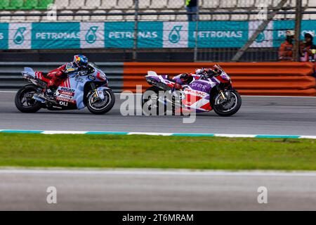 Selangor, Malaisie. 11 novembre 2023. 11 novembre 2023 ; Sepang International circuit, Sepang, Selangor, Malaisie; 2023 Malaysian MotoGP, Journée des qualifications ; Jorge Martin, Alex Marquez pendant la course de sprint au MotoGP Malaysian crédit : action plus Sports Images/Alamy Live News Banque D'Images