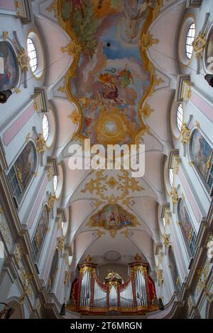Orgue à pipe, fresques au plafond, église de St. Peter, Vieille ville, Munich, Bavière, Allemagne Banque D'Images