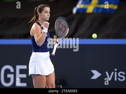 La Grande-Bretagne Jodie Burrage célèbre un point contre le Suédois Kajsa Rinaldo Persson (non photographié) lors de la première journée du match de la coupe Billie Jean King 2023 entre la Grande-Bretagne et la Suède au Copper Box Arena, Londres. Date de la photo : Samedi 11 novembre 2023. Banque D'Images