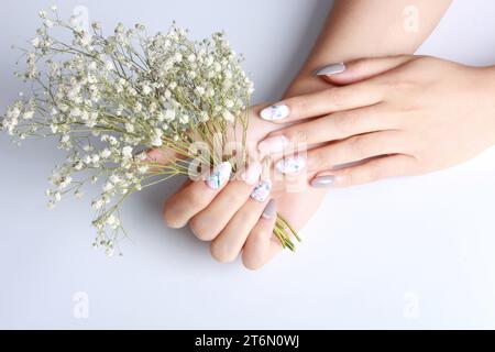 Produits d'ongles essentiels chaque passionné de manucure devrait , styles d'ongles Banque D'Images