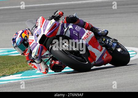 Sepang, Malaisie. 11 novembre 2023. Le coureur espagnol Jorge Martin de Prima Pramac Racing en action lors de la séance de qualification MotoGP du Grand Prix Petronas de Malaisie sur le circuit international de Sepang à Sepang. Crédit : SOPA Images Limited/Alamy Live News Banque D'Images