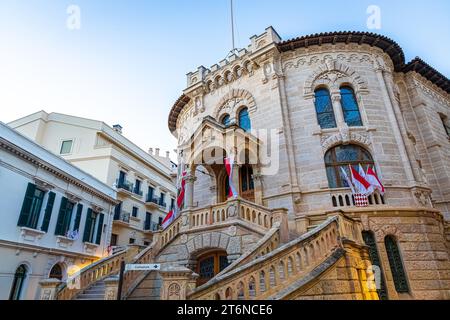 Coucher de soleil vue sur la vieille ville de Monaco, une ville-État souveraine sur la Côte d'Azur, en Europe occidentale, sur la mer Méditerranée Banque D'Images