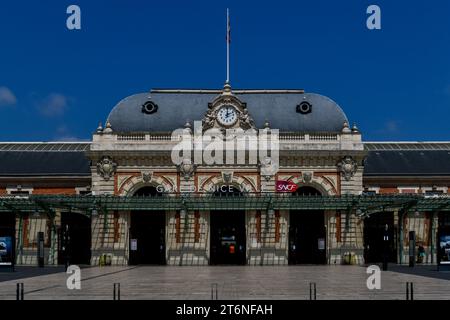 Nice, France - 22 juillet 2022 : Gare de Nice ville - la gare centrale de Nice, France sur la Côte d'Azur. Banque D'Images