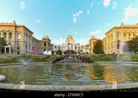 Marseille, France - 20 juillet 2022 : le Palais Longchamp abrite le Musée des Beaux-Arts et le Musée d'Histoire naturelle de Marseille en France. Banque D'Images