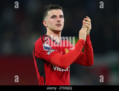 Manchester, Angleterre, 11 novembre 2023. Mason Mount de Manchester United applaudit les supporters lors du match de Premier League à Old Trafford, Manchester. Le crédit photo devrait se lire : Ash Allen / Sportimage Banque D'Images