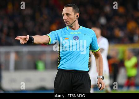 Lecce, Italie, 11 novembre 2023. Arbitre Rosario Abisso lors du match Serie A TIM entre l'US Lecce et l'AC Milan au Stadio Ettore Giardiniero - via del Mare, Lecce, Italie 11 novembre 2023. Photo de Nicola Ianuale / Alamy Live News Banque D'Images
