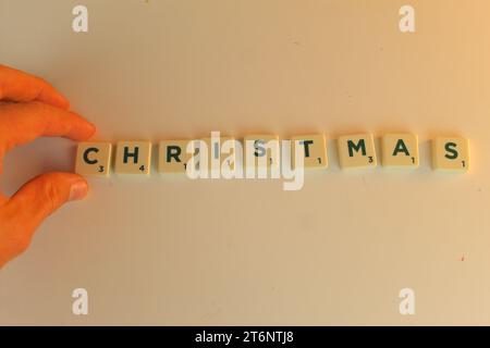 Une photo d'un ensemble de lettres qui épelent le mot « Noël ». Banque D'Images