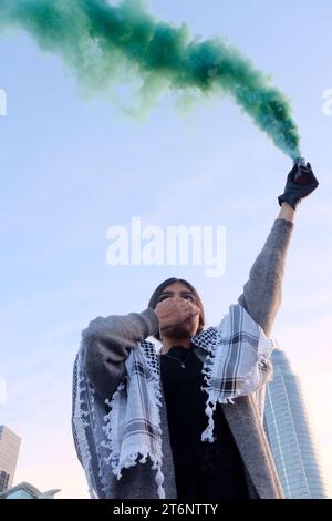 Pont Vauxhall, Londres, Royaume-Uni. 11 novembre 2023. La marche pour la Palestine à travers le centre de Londres au pont de Vauxhall. Crédit : Matthew Chattle/Alamy Live News Banque D'Images