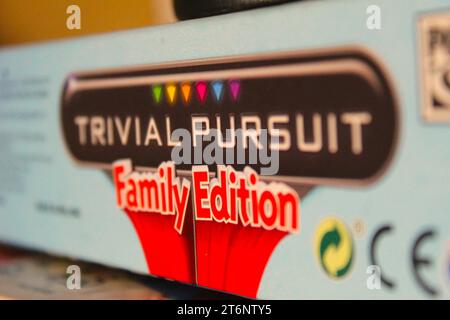 Une photo du logo du jeu de société 'Trivial Pursuit'. Banque D'Images