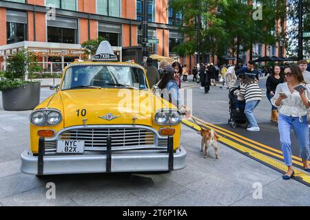 Bienvenue à New York : Canary Wharf avec taxe jaune, Londres Banque D'Images