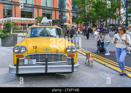 Bienvenue à New York : Canary Wharf avec taxe jaune, Londres Banque D'Images